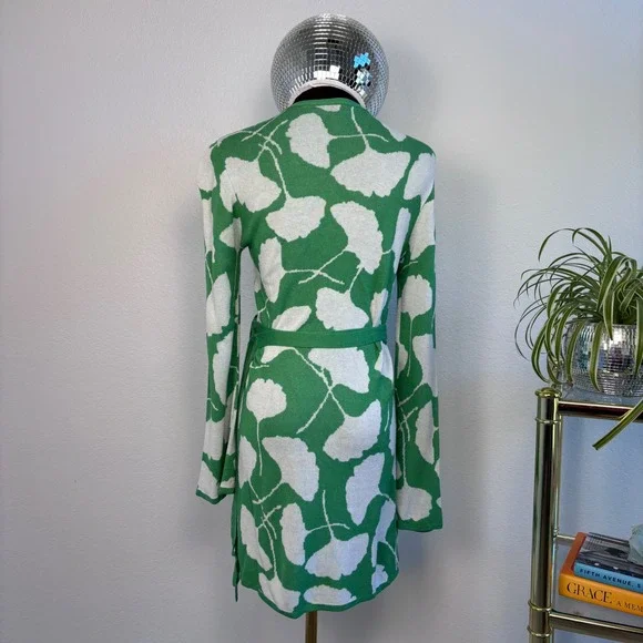 Diane von Furstenberg Target Green Ginkgo Leaf Wrap Sweater Tunic Sz Medium DVF - Picture 5 of 16